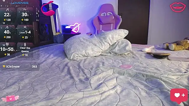 Snapshot of SexyLuna__ chatting on 02-03-25, 11:58 SexyLuna   online show from 02-03-25, 11:58