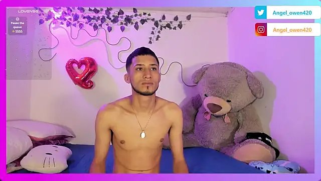 Snapshot of Angel_owen1 chatting on 12-04-24, 11:08 Angel owen1 online show from 12-04-24, 11:08