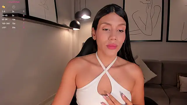 CharlotteCox  online show from 01-21-25, 10:52