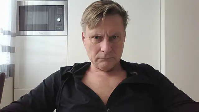 Snapshot of johnnym1 chatting on 01-09-26, 12:41 johnnym1 online show from 01-09-26, 12:41