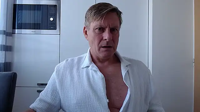 Snapshot of johnnym1 chatting on 01-19-26, 10:19 johnnym1 online show from 01-19-26, 10:19