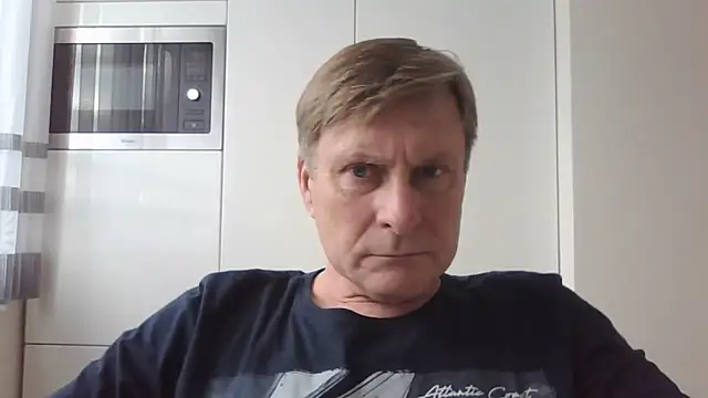 Snapshot of johnnym1 chatting on 02-10-26, 01:04 johnnym1 online show from 02-10-26, 01:04