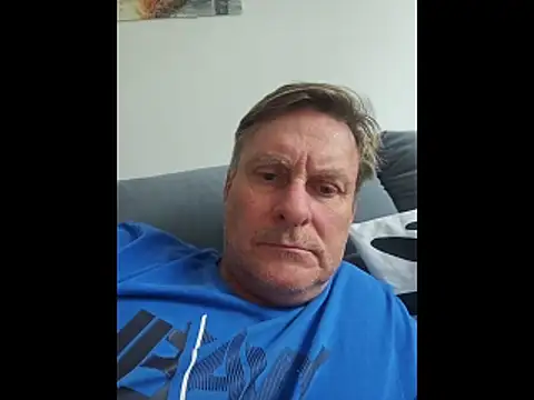 Snapshot of johnnym1 chatting on 03-12-26, 07:36 johnnym1 online show from 03-12-26, 07:36