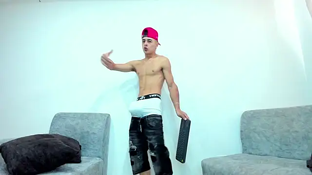 JuniorMorris  online show from 03-20-25, 09:35