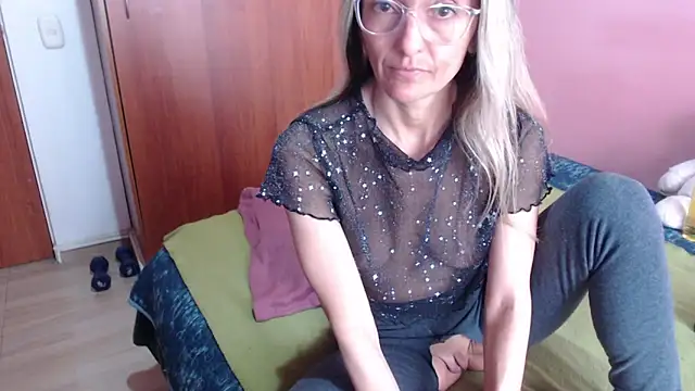 Susanlover online show from 01-31-25, 07:18