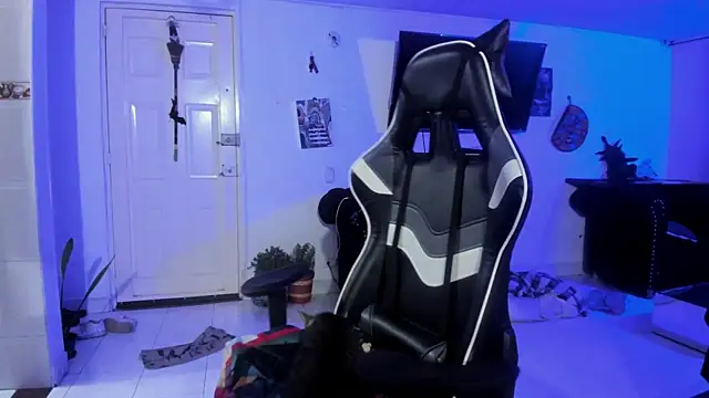 Snapshot of Acid666_alice chatting on 10-16-25, 01:17 Acid666 alice online show from 10-16-25, 01:17