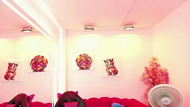 Miss dolly  online show from 12-19-25, 12:34