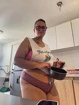 Snapshot of keirabbw chatting on 05-15-26, 05:31 keirabbw online show from 05-15-26, 05:31
