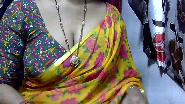 Snapshot of samyukthapuretelugu chatting on 03-09-25, 01:04 samyukthapuretelugu online show from 03-09-25, 01:04