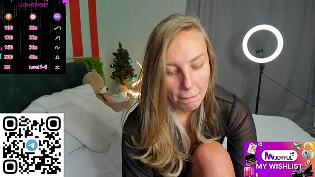 Snapshot of Kelly_Hardy chatting on 01-20-25, 07:04 Kelly Hardy online show from 01-20-25, 07:04