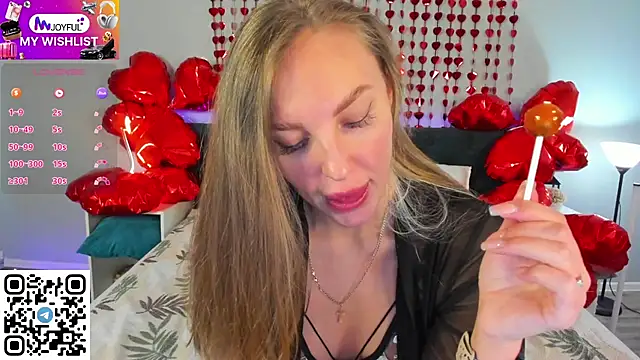 Snapshot of Kelly_Hardy chatting on 02-17-25, 04:20 Kelly Hardy online show from 02-17-25, 04:20