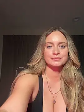 Sophie Raegan online show from 12-16-25, 08:41