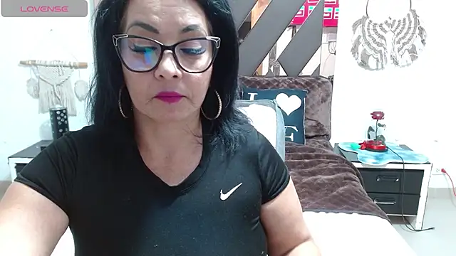 lindaesmeralda online show from 02-05-25, 08:25