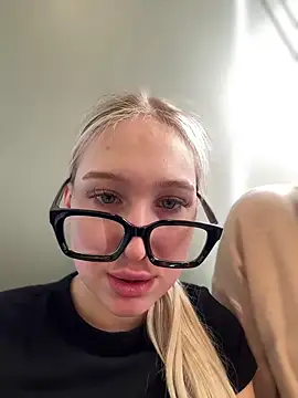 Snapshot of NikaMur chatting on 02-22-25, 06:50 NikaMur online show from 02-22-25, 06:50