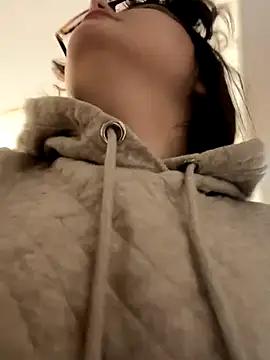 Snapshot of NikaMur chatting on 10-07-25, 02:42 NikaMur online show from 10-07-25, 02:42