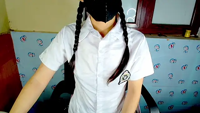   Saphia   online show from 11-12-25, 03:45