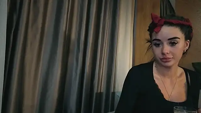 Snapshot of your_bunnygirl chatting on 10-12-25, 08:52 your bunnygirl online show from 10-12-25, 08:52