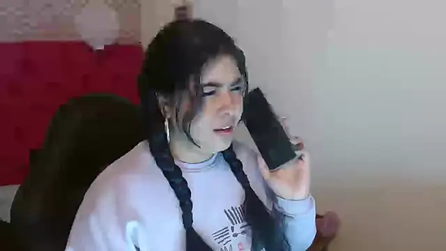 Snapshot of celeste_loves chatting on 12-11-24, 01:17 celeste loves online show from 12-11-24, 01:17