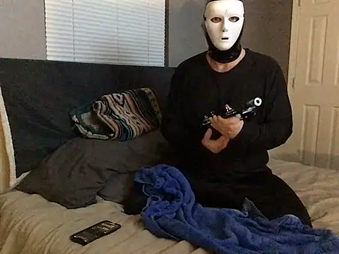 Snapshot of Cummerforyouu2 chatting on 02-08-25, 06:33 Cummerforyouu2 online show from 02-08-25, 06:33