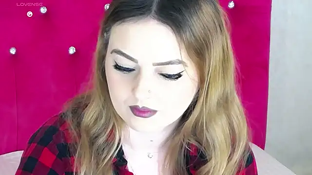 Snapshot of Erryka chatting on 02-21-25, 05:02 Erryka online show from 02-21-25, 05:02