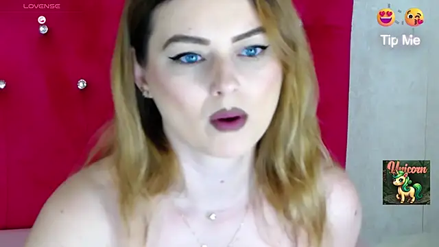 Snapshot of Erryka chatting on 03-16-25, 05:25 Erryka online show from 03-16-25, 05:25