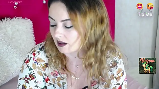 Snapshot of Erryka chatting on 03-22-25, 05:06 Erryka online show from 03-22-25, 05:06