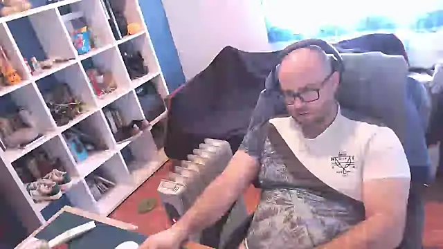 ravingr4d4 online show from 02-26-25, 12:14