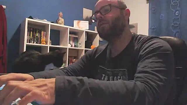 ravingr4d4 online show from 03-18-25, 11:20