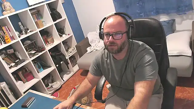 ravingr4d4 online show from 09-29-25, 09:41