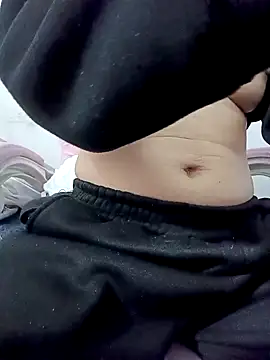 SweetGirl2k2 online show from 01-07-25, 11:03