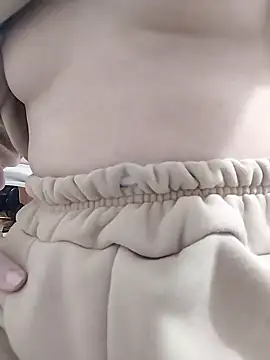 SweetGirl2k2 online show from 02-18-25, 12:17