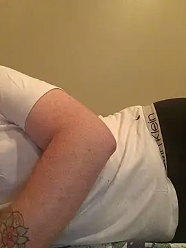 Snapshot of Tylerx9 chatting on 03-17-26, 03:00 Tylerx9 online show from 03-17-26, 03:00