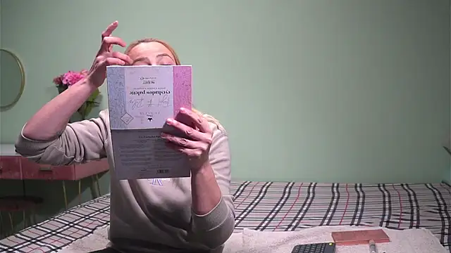 CelineConner online show from 01-12-25, 10:43