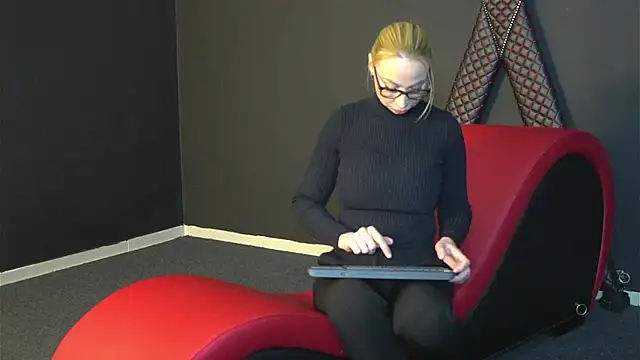 CelineConner online show from 03-10-25, 05:11