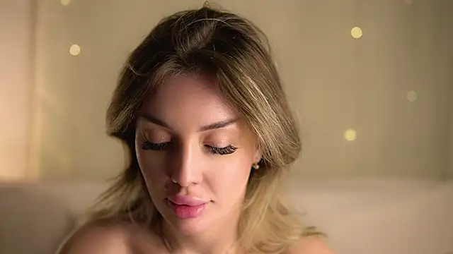 Snapshot of AnnyBangs chatting on 03-10-25, 12:48 AnnyBangs online show from 03-10-25, 12:48