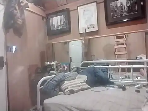 Snapshot of AlphaAlluring69 chatting on 03-17-25, 09:02 AlphaAlluring69 online show from 03-17-25, 09:02