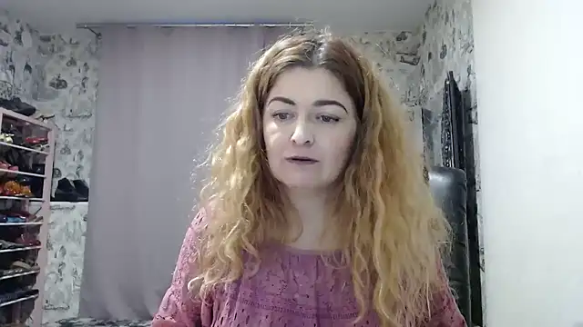 Snapshot of Helen1974 chatting on 12-14-24, 01:59 Helen1974 online show from 12-14-24, 01:59