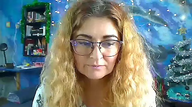 Snapshot of Helen1974 chatting on 01-03-25, 06:35 Helen1974 online show from 01-03-25, 06:35