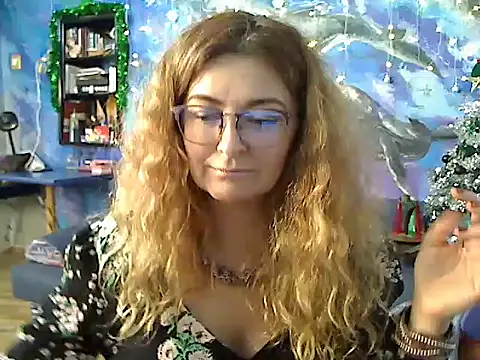 Snapshot of Helen1974 chatting on 01-05-25, 09:05 Helen1974 online show from 01-05-25, 09:05