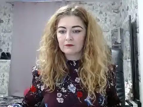 Snapshot of Helen1974 chatting on 01-21-25, 01:54 Helen1974 online show from 01-21-25, 01:54