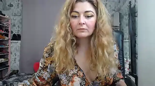 Snapshot of Helen1974 chatting on 02-05-25, 06:59 Helen1974 online show from 02-05-25, 06:59