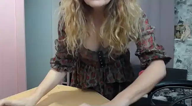 Snapshot of Helen1974 chatting on 02-09-25, 10:54 Helen1974 online show from 02-09-25, 10:54