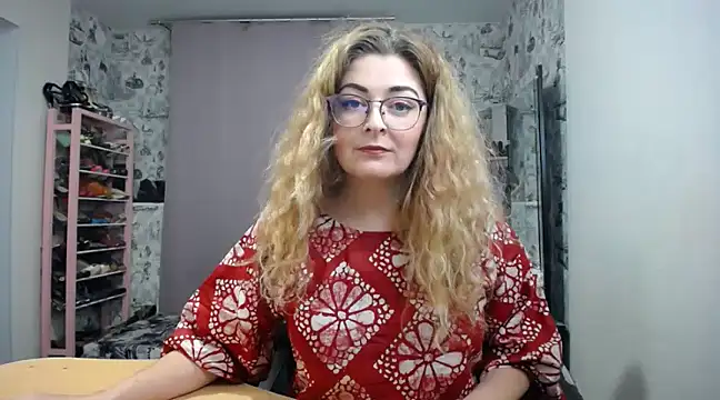 Snapshot of Helen1974 chatting on 02-12-25, 01:09 Helen1974 online show from 02-12-25, 01:09