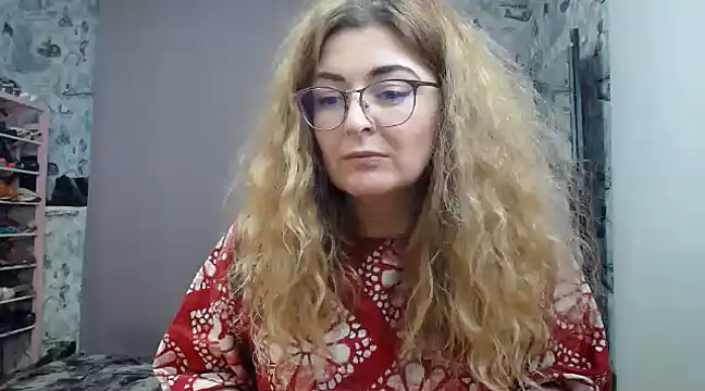 Snapshot of Helen1974 chatting on 02-12-25, 02:10 Helen1974 online show from 02-12-25, 02:10