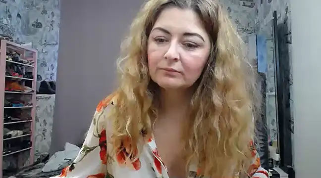 Snapshot of Helen1974 chatting on 02-17-25, 10:07 Helen1974 online show from 02-17-25, 10:07