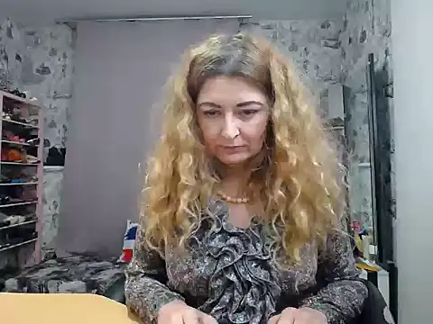 Snapshot of Helen1974 chatting on 03-03-25, 07:39 Helen1974 online show from 03-03-25, 07:39