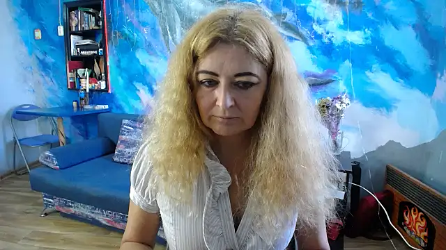 Snapshot of Helen1974 chatting on 09-21-25, 10:17 Helen1974 online show from 09-21-25, 10:17