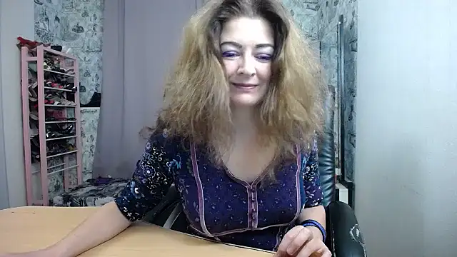 Snapshot of Helen1974 chatting on 03-28-26, 04:56 Helen1974 online show from 03-28-26, 04:56