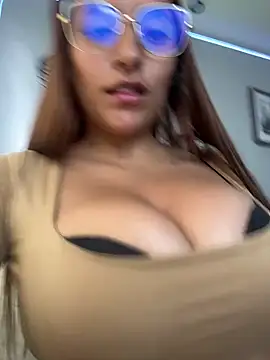 Snapshot of Seized_lust chatting on 03-08-25, 07:09 Seized lust online show from 03-08-25, 07:09