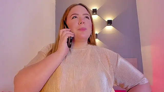 Snapshot of sophiarossee_ chatting on 02-01-25, 12:37 sophiarossee online show from 02-01-25, 12:37